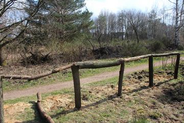 Das fertige neue Geländer in der Dellbrücker Heide, welches vom BUND Köln aufgebaut wurde.