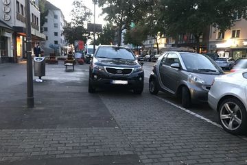Auf der Exkursion ist aufgefallen, dass auch Autos in der zweiten Reihe parken.