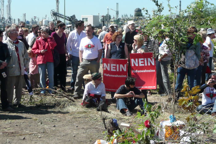 2009: Demo gegen den Ausbau des Godorfer Hafens.