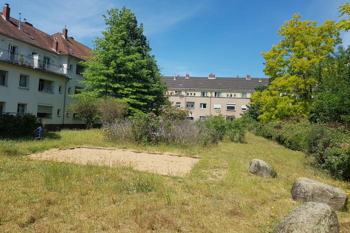 Das Tiefgaragendach in der Gottfried-Daniels Strasse in Köln Ehrenfeld.